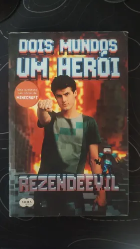 Livro do YouTube Rezendeevil - Dois mundos, um herói