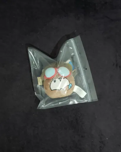 NOVO - Club penguin Puffle Marrom com Oculos Vermelho - com etiqueta e moeda