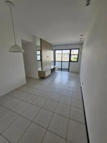 Imóvel para aluguel possui 72 metros quadrados com 2 quartos