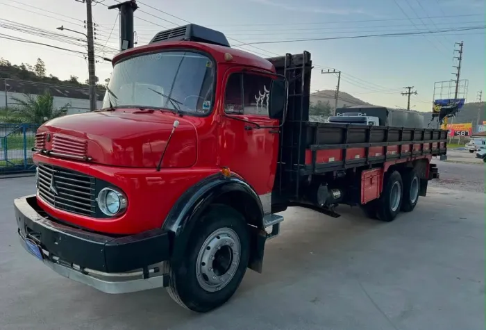 CAMINHÃO MERCEDES-BENZ L-1313
