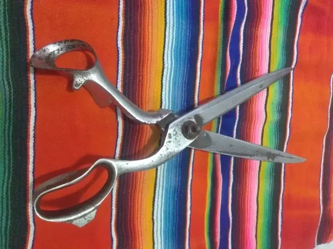 TESOURA ANTIGA DE ALFAIATE