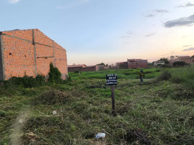 Vende-se terreno 10x30