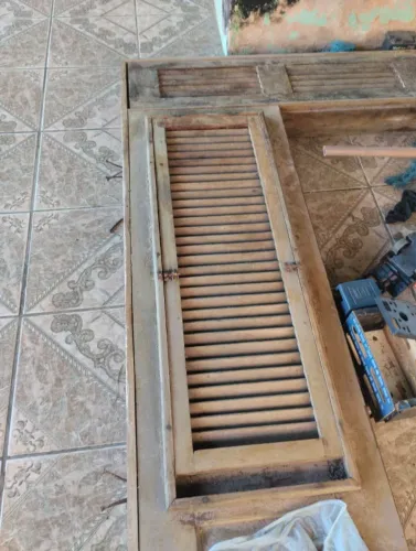 Vendo porta quatro folhas