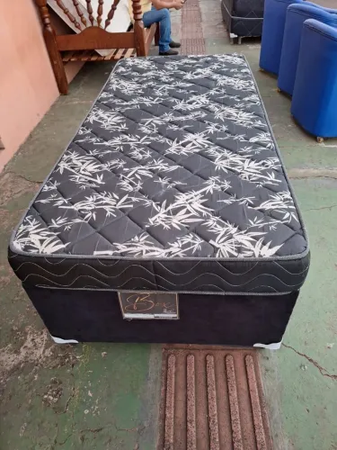 Cama box de solteiro com colchão