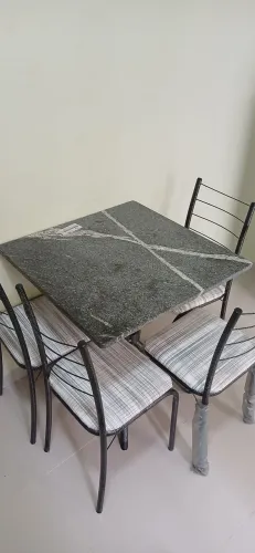 Mesa 4 cadeiras