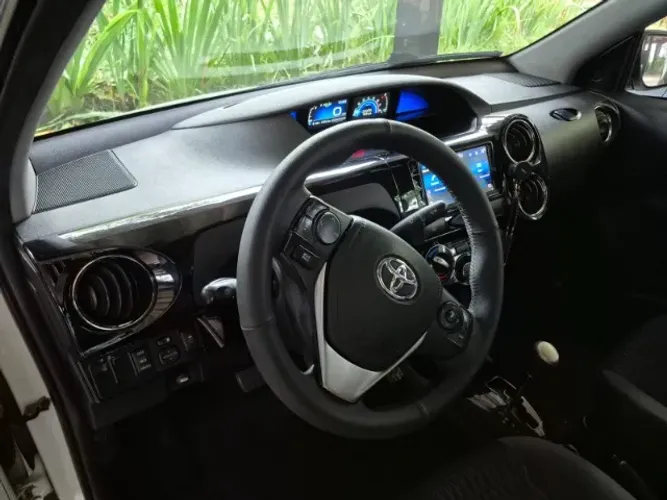 Toyota Etios X Plus Sedan 1.5 Flex 16V 4P Aut. 2020