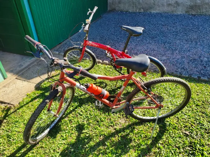 Duas bicicletas