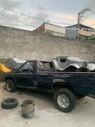 Nissan D-21 Pick-up CD 4x2/4x4 2.7 Diesel 1993