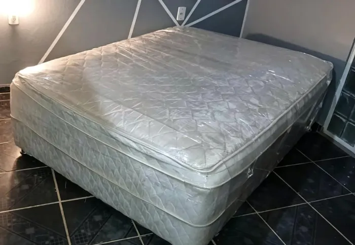 Cama box casal de molas e espuma bem confortavel e higienizada