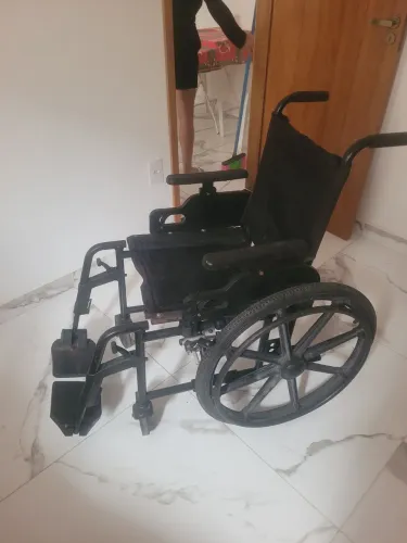 Vendo cadeira de rodas usada