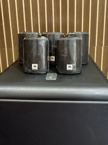 Kit JBL Home Theater - 5 Caixas + Subwoofer JBL ES250P