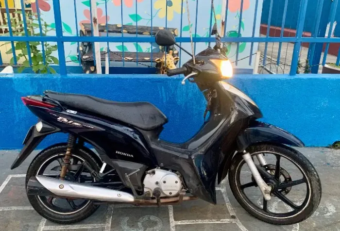 Vendo Moto. Honda/ Biz 125 EX 2011