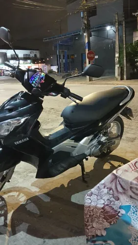 Vendo moto toda em dia
