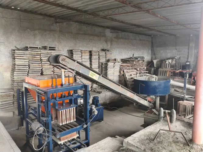 Máquina de fazer blocos hidráulica