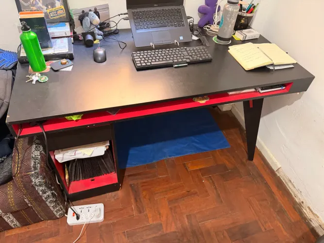 Mesa de computador gamer