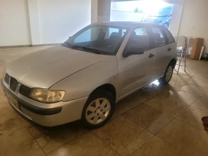 Seat Ibiza 1.0 16V 4P 2001
