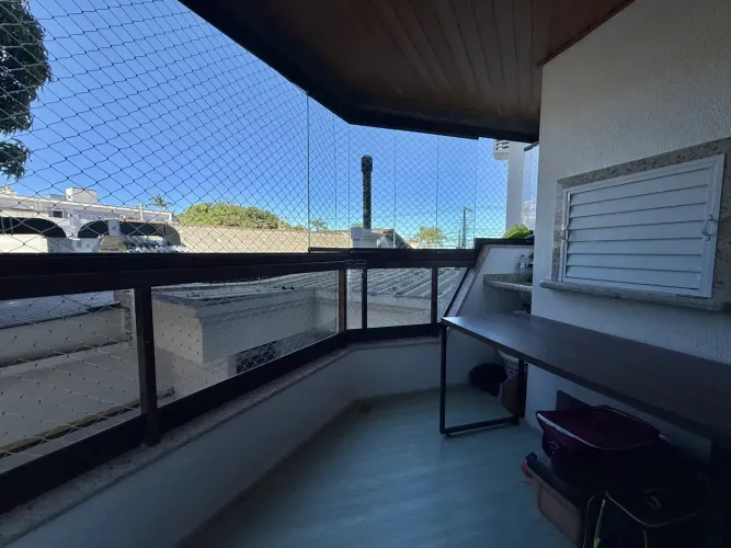 Apartamento com 3 dormitórios na Orla de Coqueiros