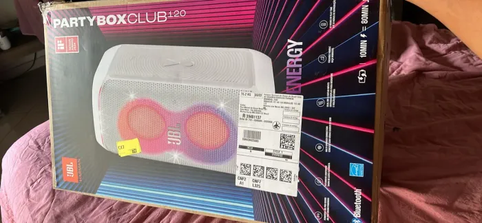 Vendo Jbl 120 branca na caixa
