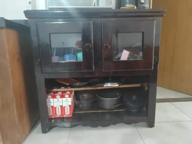 Vendo adega em madeira maciça puro mogno