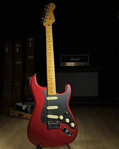 Fender USA Ultra II Stratocaster Sinister Red