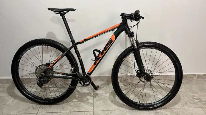 Bicicleta KHS aro 29 