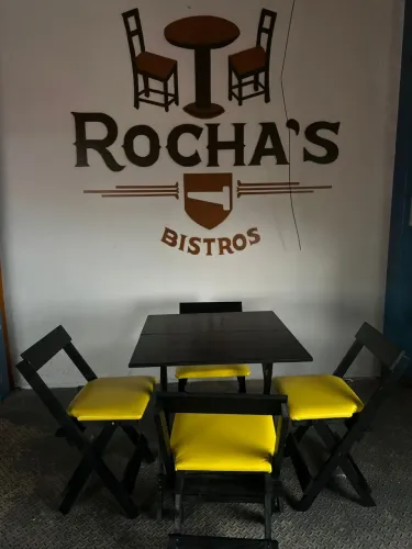 Mesa baixa 70x70 cm + 4 cadeiras estofadas 