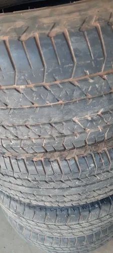 Pneus Hilux em ótimo estado