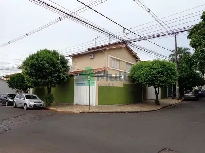 Sobrado para Aluguel 253,82 m² 3 Quartos, 1 Suíte, 4 Banheiros Bairro Alto da Boa Vista