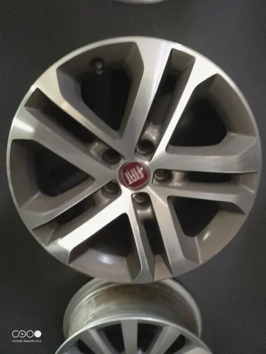 Roda da Fiat Toro 