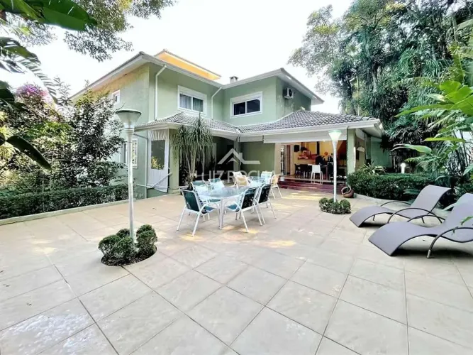 Casa em Condomínio com 4 Quartos(4 Suítes) à venda, 554 m² por R$ 1.990.000 - CONDOMINIO F