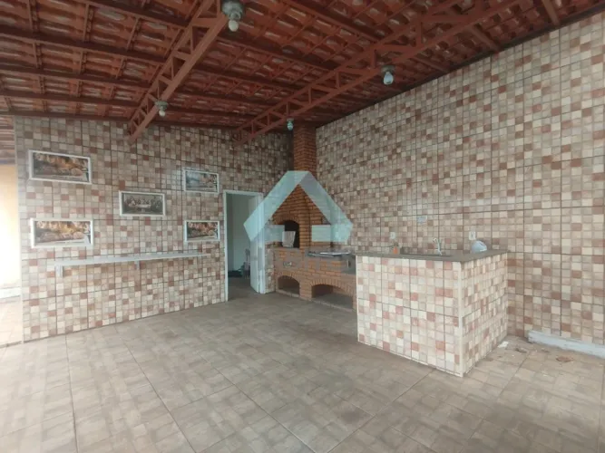 CASA Á VENDA COM 4 DORMITÓRIOS SENDO 1 SUITE VILA NOSSA SENHORA DE FÁTIMA.
