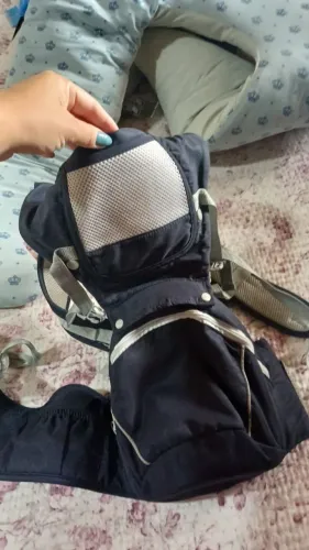 Canguru com assento para bebê