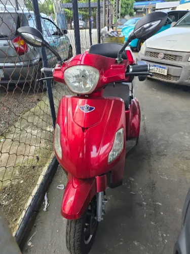 Triciclo Elétrico Sousa Motos - Vermelho (Estado de Novo / Pouco Uso)