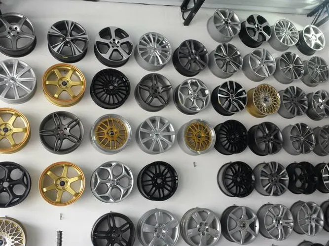 Roda aro 17 de liga leve VW Polo grafite Fiat Jogo Novo