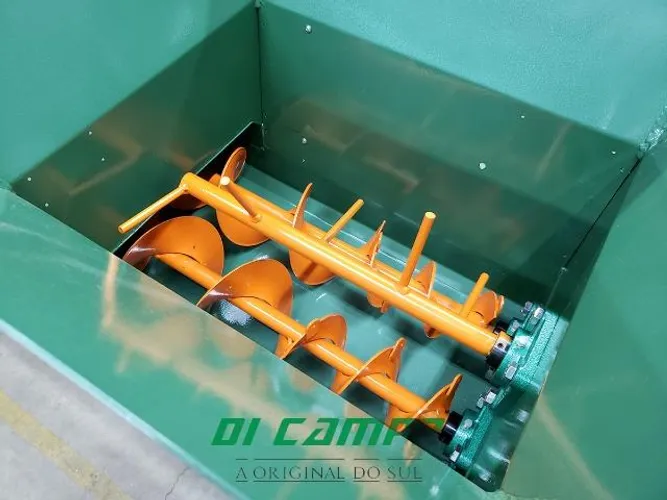 Máquina Ensacadora de Silagem