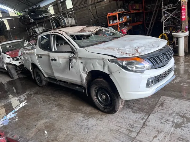 Sucata de L200 New triton 2.4 diesel