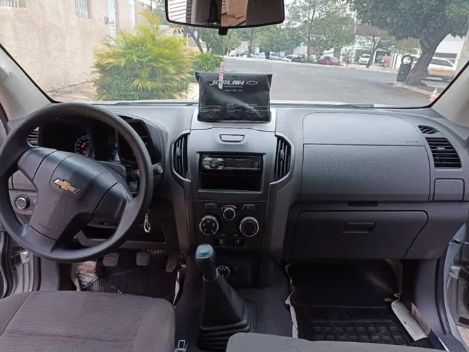 S10 LS MOTOR 4X4 180 CV DIESEL CÂMBIO MANUAL 