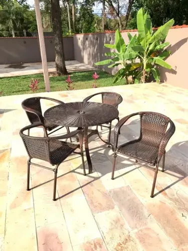 Mesa com 4 Poltronas em Alumínio e Junco