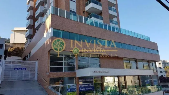 Loja Comercial com 15 vagas de garagem à venda em Florianópolis.