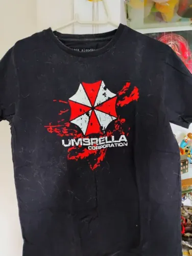Camiseta Umbrella Corporation - P