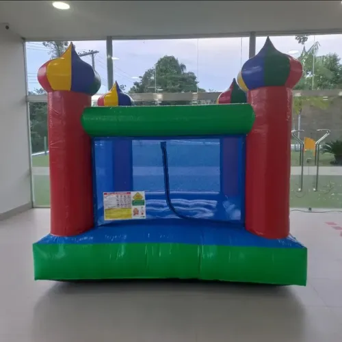 Castelinho pula pula inflável