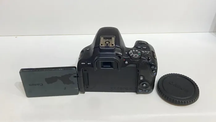 Câmera Canon SL2