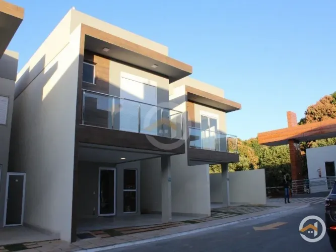 Casa em Condomínio fechado no Jardim Atlântico