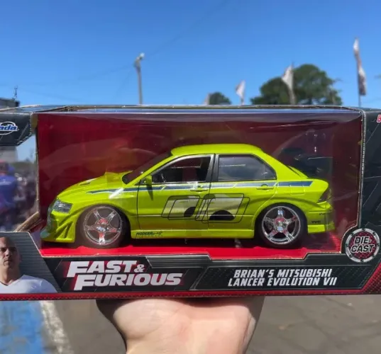 Miniatura Velozes e Furiosos Mitsubishi Lancer escala 1/24