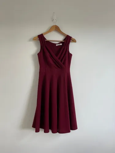 Vestido tam P festa vinho Grace Karin