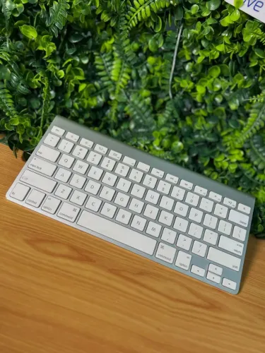 Teclado Apple Magic Keyboard   A1314  Branco   Seminovo  (3 meses de garantia)