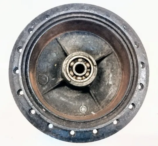 Cubo Roda Dianteiro A Tambor Motocicleta Yamaha DT 180  Original Usado 