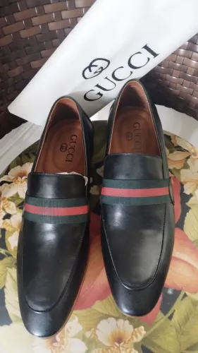 Sapato GUCCI tradicional.
