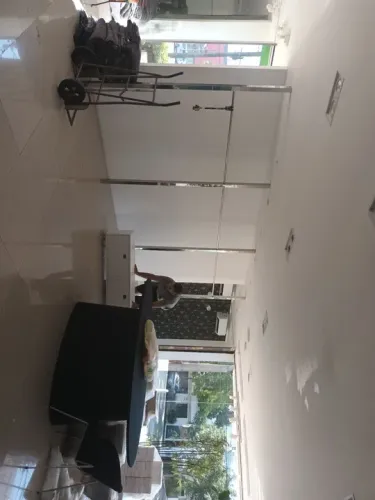 Cabideiro Arara em tubo em inox polido