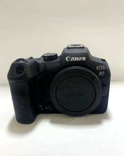 Câmera Canon R7 Corpo (Nova)